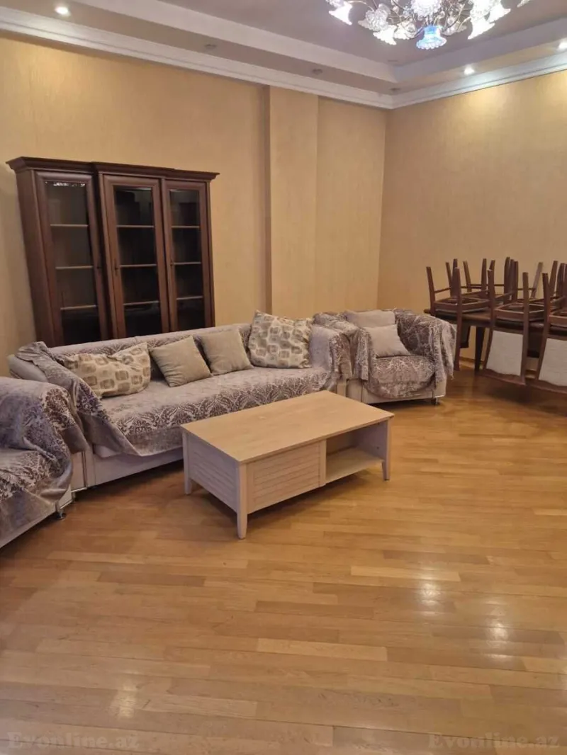3 otaqlı Mənzil 171 m² 28 May m. Kirayə verilir