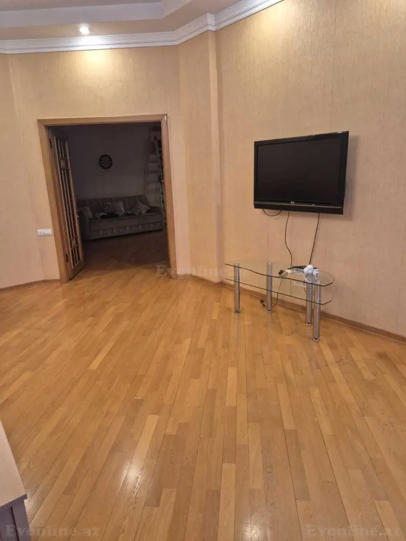 Kirayə verilir 3 otaqlı Mənzil Yeni tikili 171 m² 28 May m. - şəkil 2