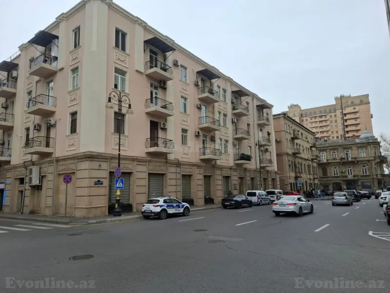 Satılır 3 otaqlı Mənzil Köhnə tikili 80 m² 28 May m.