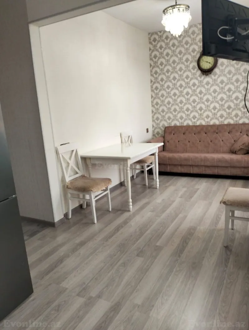 Satılır 2 otaqlı Mənzil Köhnə tikili 45 m² Bakıxanov - şəkil 9
