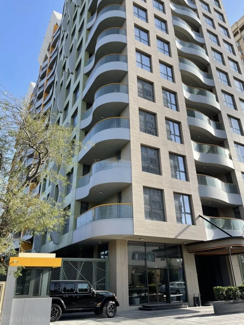 Satılır 4 otaqlı Mənzil Yeni tikili 194 m² Nəsimi r. - şəkil 2
