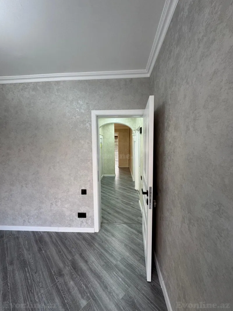 Satılır 2 otaqlı Mənzil Köhnə tikili 65 m² Suraxanı r. - şəkil 4