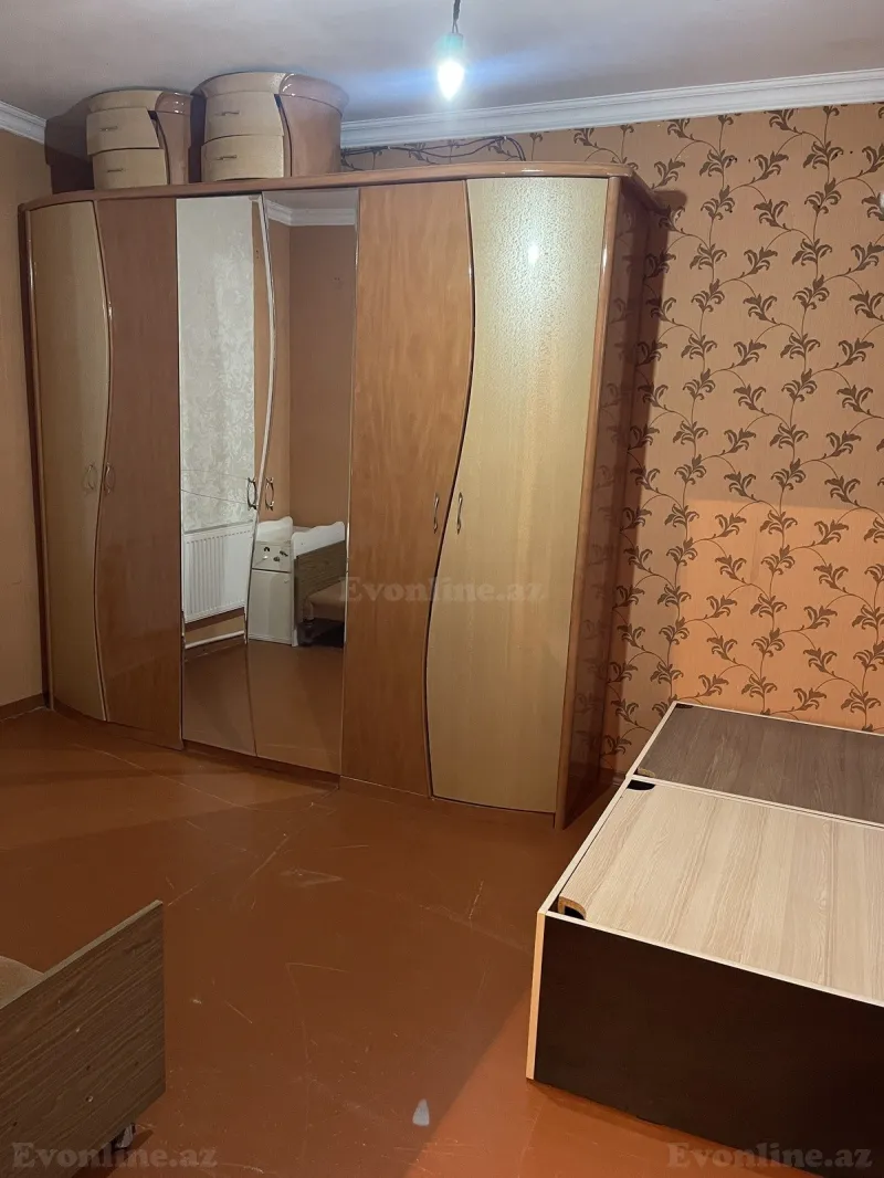 Kirayə verilir 2 otaqlı Mənzil Köhnə tikili 40 m² Yasamal r.