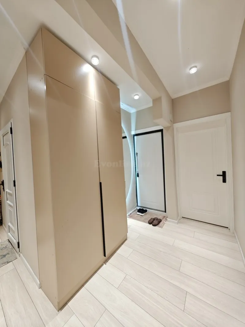 Satılır 4 otaqlı Mənzil Köhnə tikili 110 m² Bakıxanov - şəkil 3