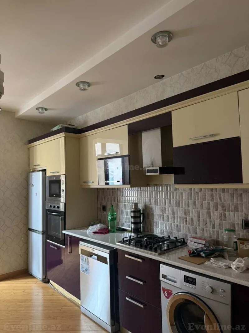 Kirayə verilir 3 otaqlı Mənzil Yeni tikili 120 m² Yasamal r.
