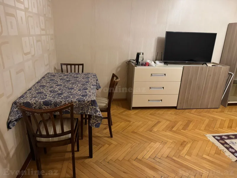Kirayə verilir 1 otaqlı Mənzil Köhnə tikili 40 m² Yasamal r.