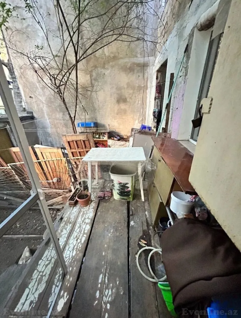 Satılır 4 otaqlı Mənzil Köhnə tikili 64 m² Yasamal r. - şəkil 2