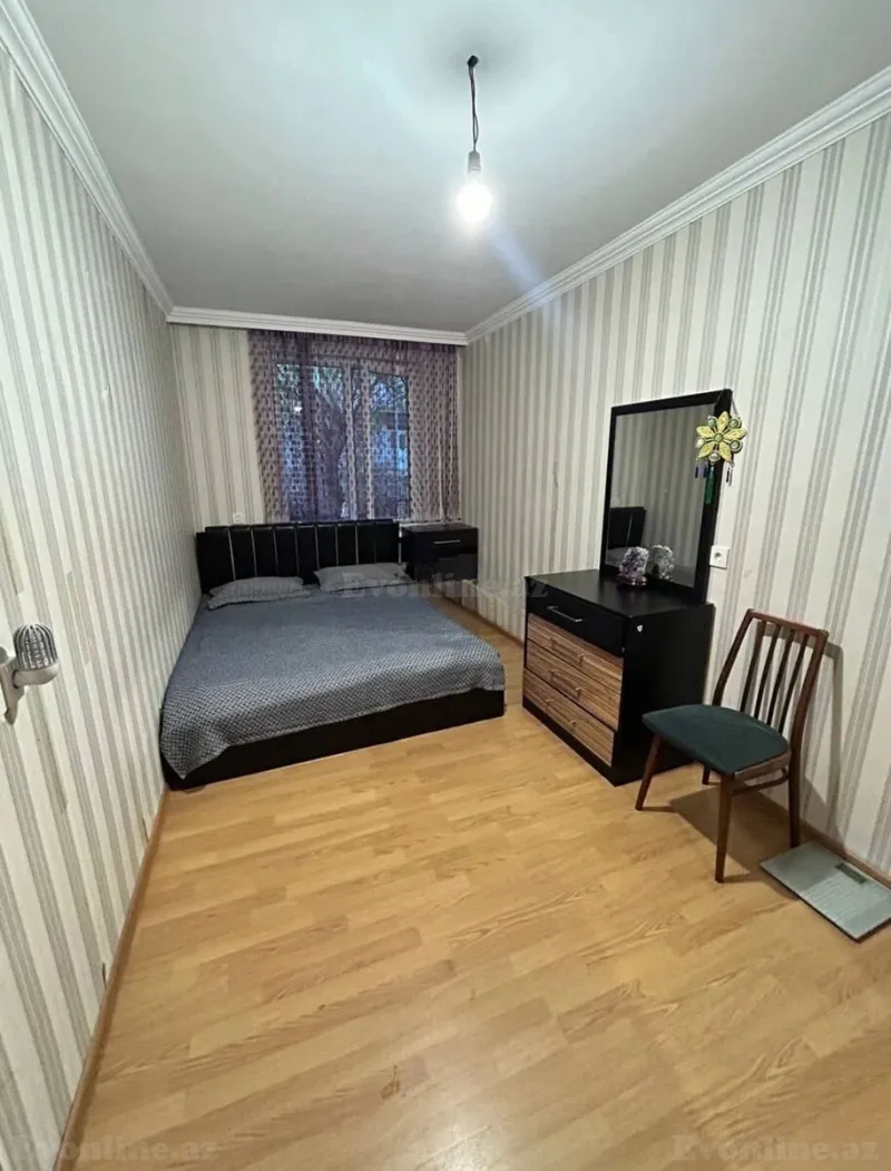 Satılır 4 otaqlı Mənzil Köhnə tikili 64 m² Yasamal r. - şəkil 3