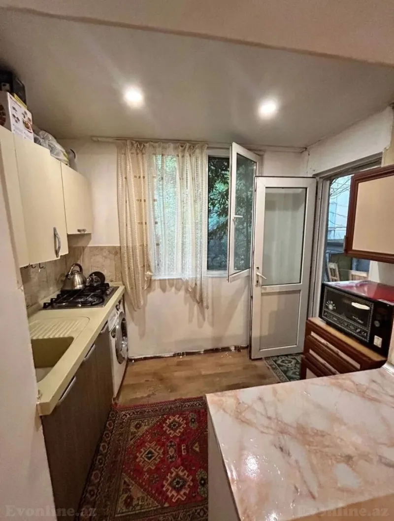 Satılır 4 otaqlı Mənzil Köhnə tikili 64 m² Yasamal r. - şəkil 5