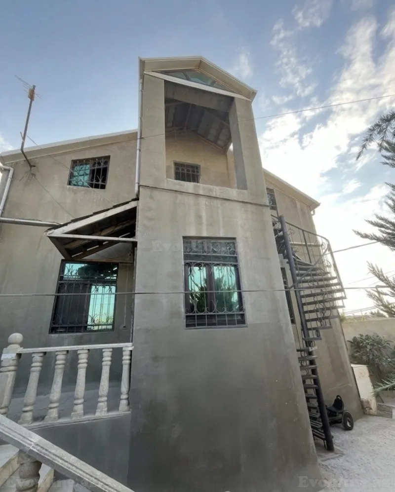 4 otaqlı Həyət evi 200 m² Hövsan Satılır