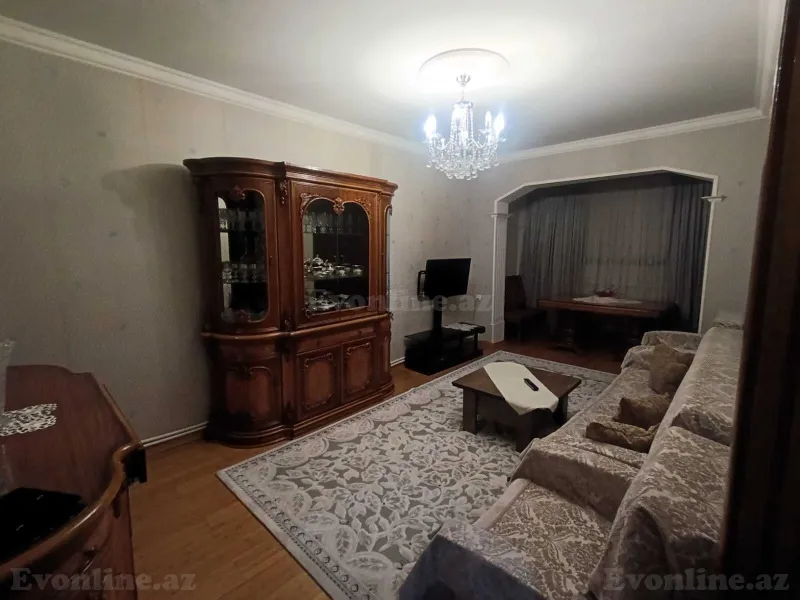 Satılır 3 otaqlı Mənzil Köhnə tikili 70 m² Bakıxanov - şəkil 2