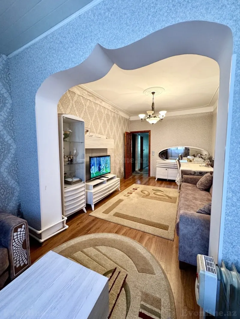 Satılır 2 otaqlı Mənzil Köhnə tikili 65 m² Yeni Yasamal