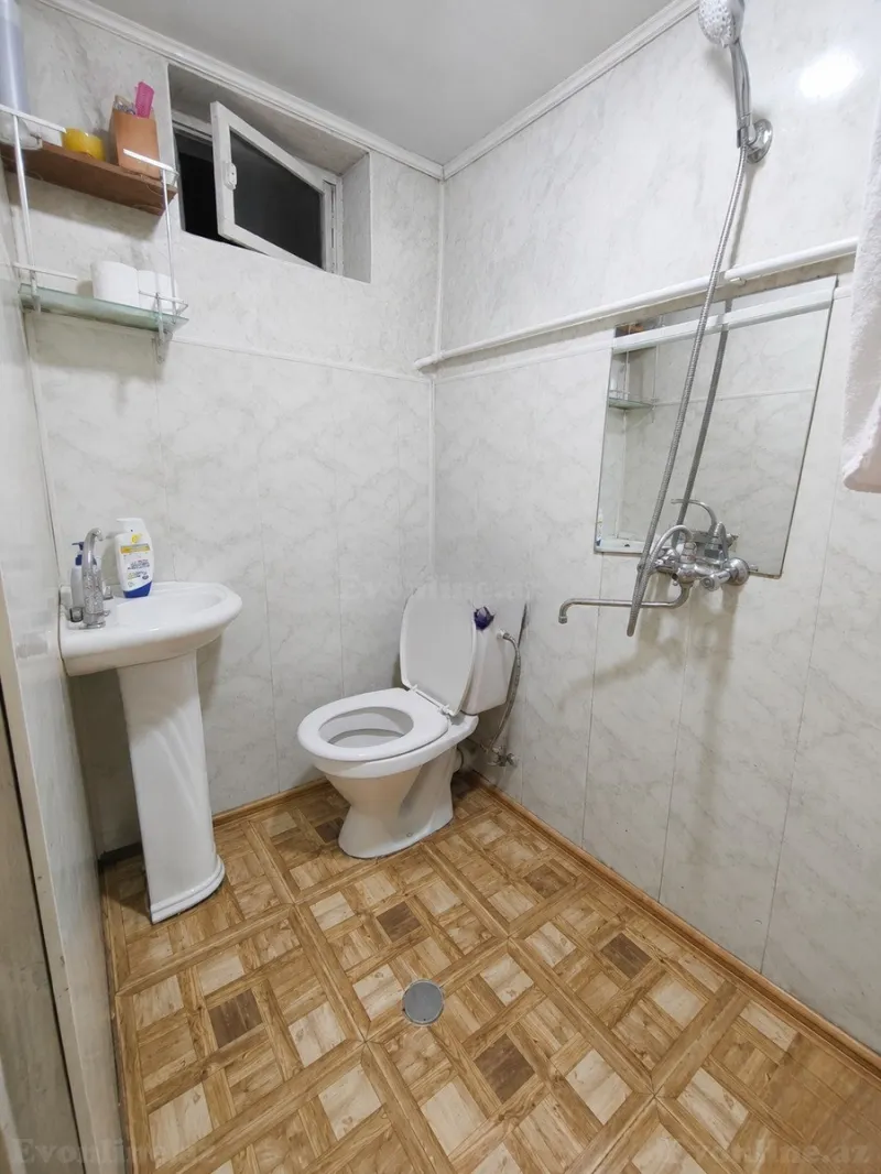 Kirayə verilir 2 otaqlı Həyət evi 40 m² Nərimanov r. - şəkil 4