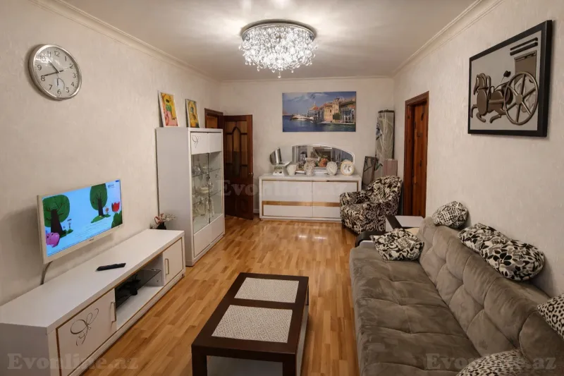Satılır 2 otaqlı Mənzil Köhnə tikili 55 m² Elmlər Akademiyası m.