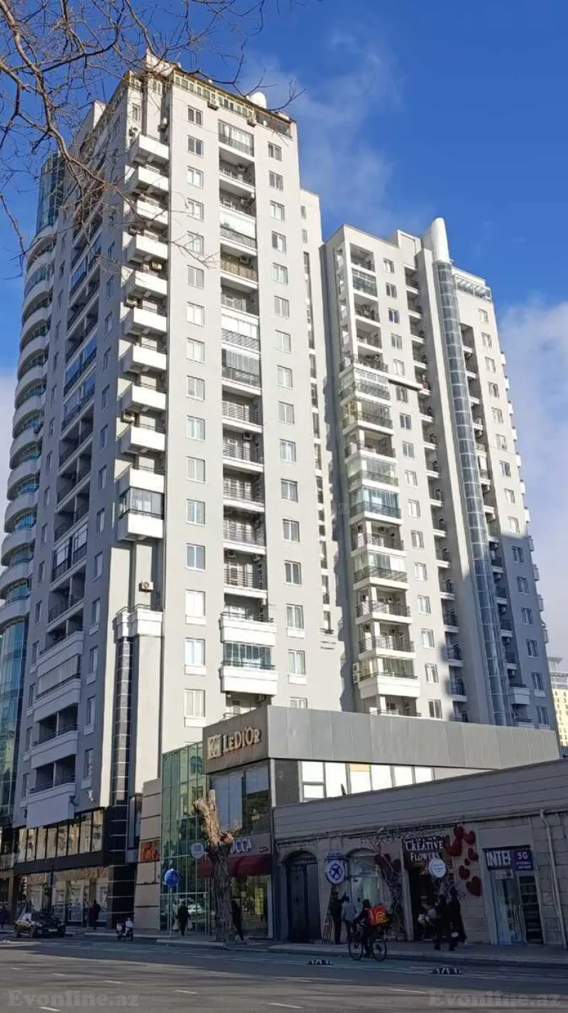Satılır 4 otaqlı Mənzil Yeni tikili 255 m² 28 May m. - şəkil 17