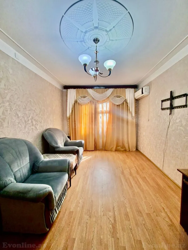 Satılır 2 otaqlı Mənzil Köhnə tikili 40 m² Nizami r.