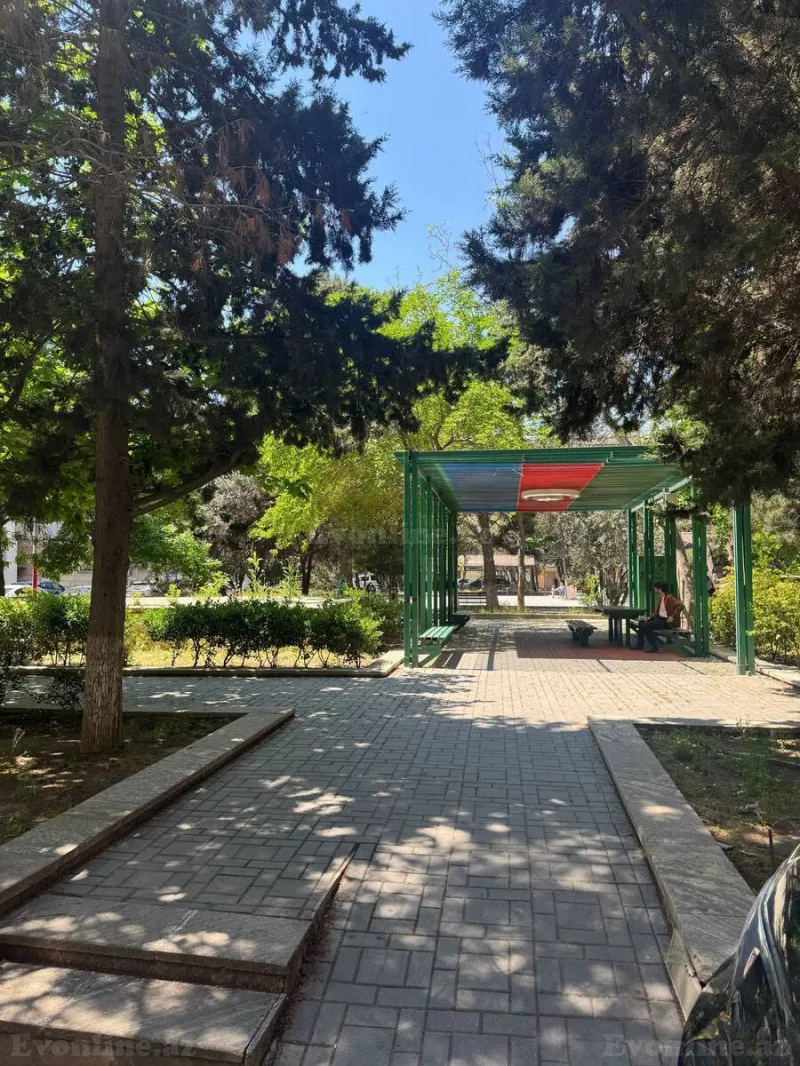Satılır 4 otaqlı Mənzil Köhnə tikili 120 m² Yasamal r. - şəkil 25
