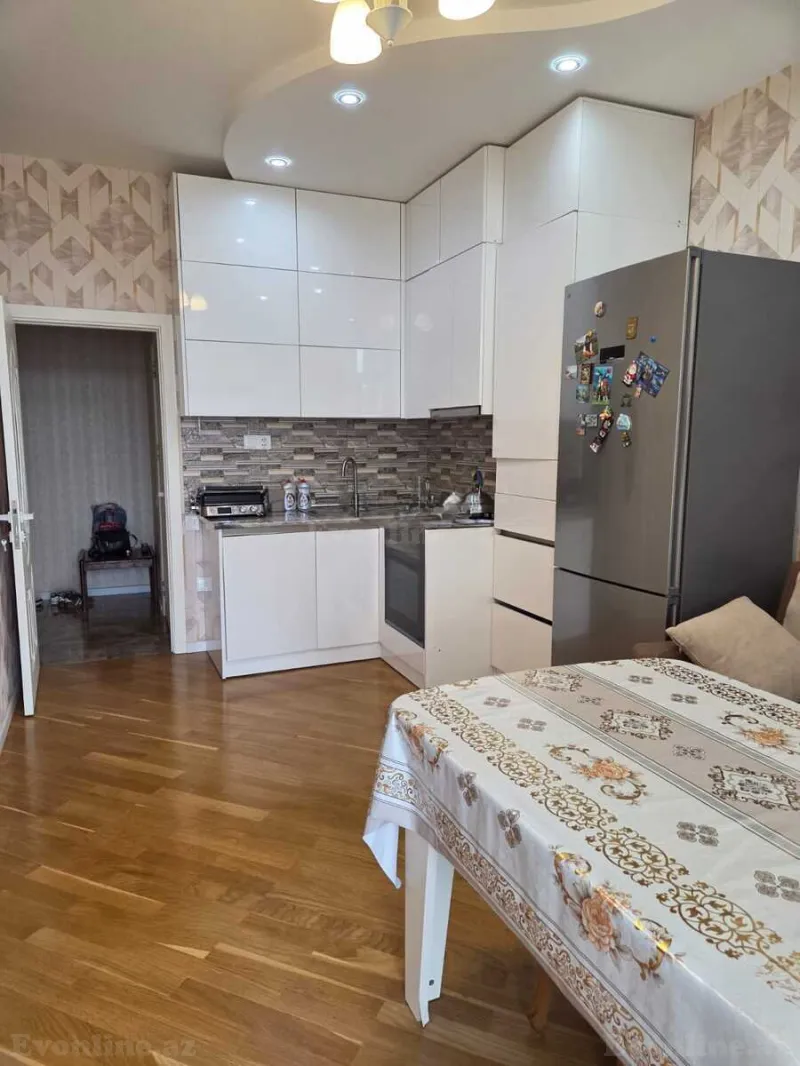 Satılır 2 otaqlı Mənzil Yeni tikili 62 m² Neftçilər m. - şəkil 3