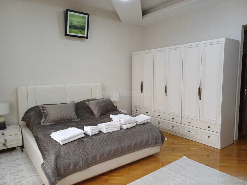 Satılır 8 otaqlı Həyət evi 1150 m² Badamdar - şəkil 9
