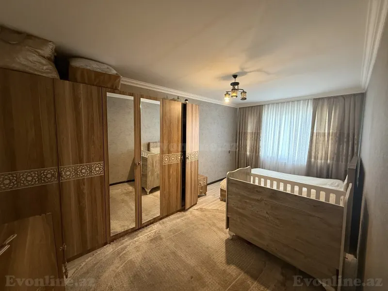 Satılır 3 otaqlı Mənzil Köhnə tikili 75 m² Neftçilər m. - şəkil 4