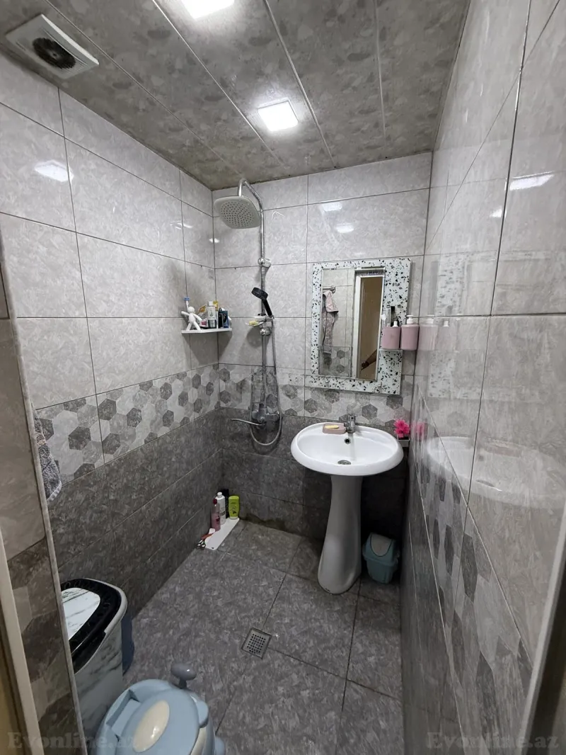 Satılır 3 otaqlı Mənzil Köhnə tikili 75 m² Neftçilər m. - şəkil 10