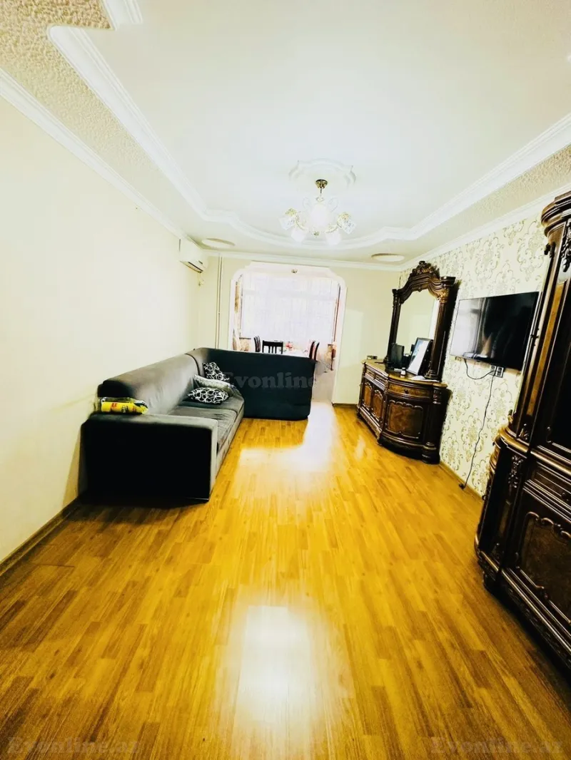 Satılır 3 otaqlı Mənzil Köhnə tikili 70 m² Qara Qarayev m.
