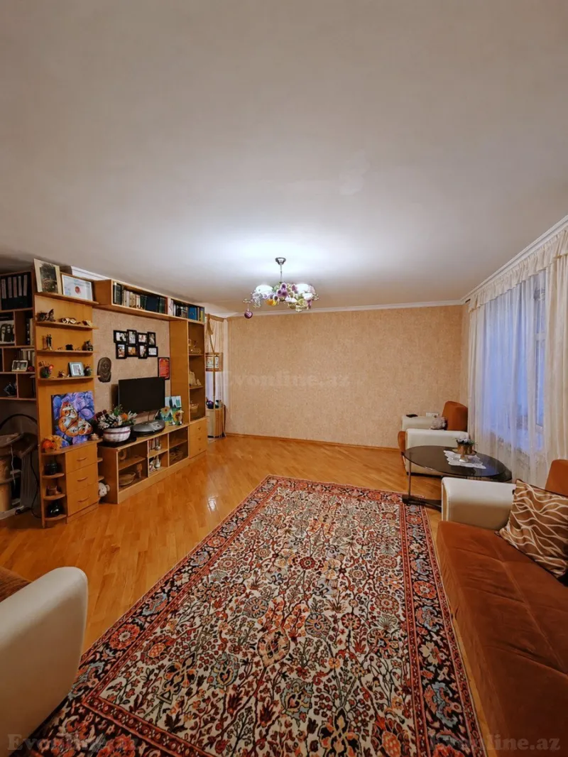 Satılır 2 otaqlı Mənzil Köhnə tikili 61 m² Yasamal r. - şəkil 3