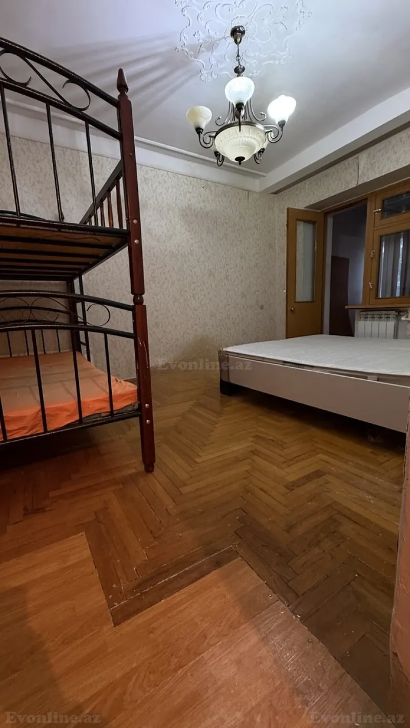 Satılır 2 otaqlı Mənzil Köhnə tikili 60 m² Neftçilər m. - şəkil 4