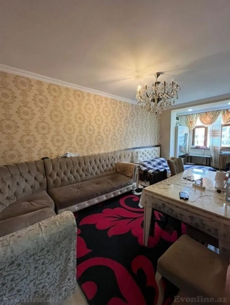 Satılır 4 otaqlı Mənzil Köhnə tikili 120 m² Azadlıq prospekti m.