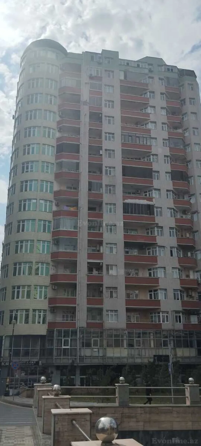 Kirayə verilir 3 otaqlı Mənzil Yeni tikili 150 m² Nərimanov r. - şəkil 29