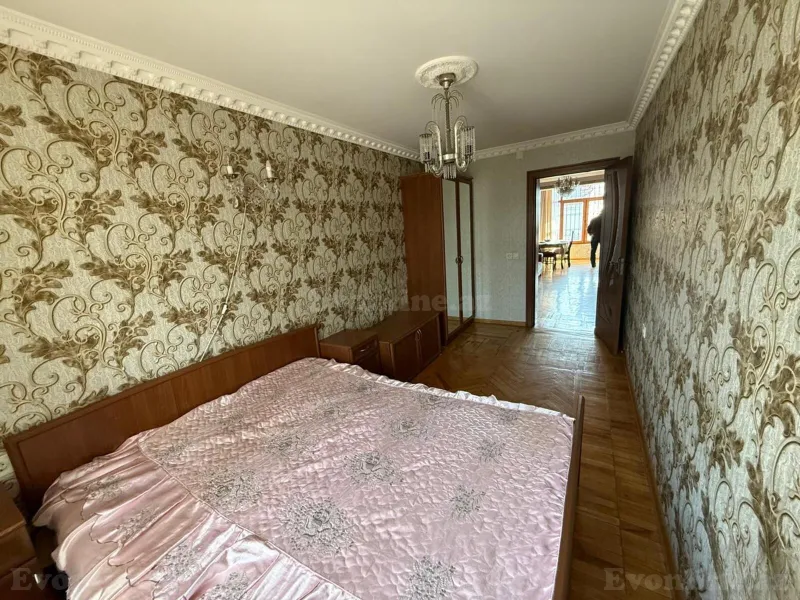 Satılır 3 otaqlı Mənzil Köhnə tikili 80 m² Nəsimi r. - şəkil 4