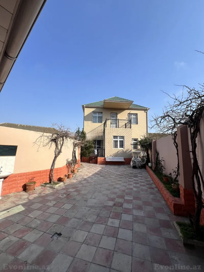 7 otaqlı Həyət evi 250 m² Koroğlu m. Satılır