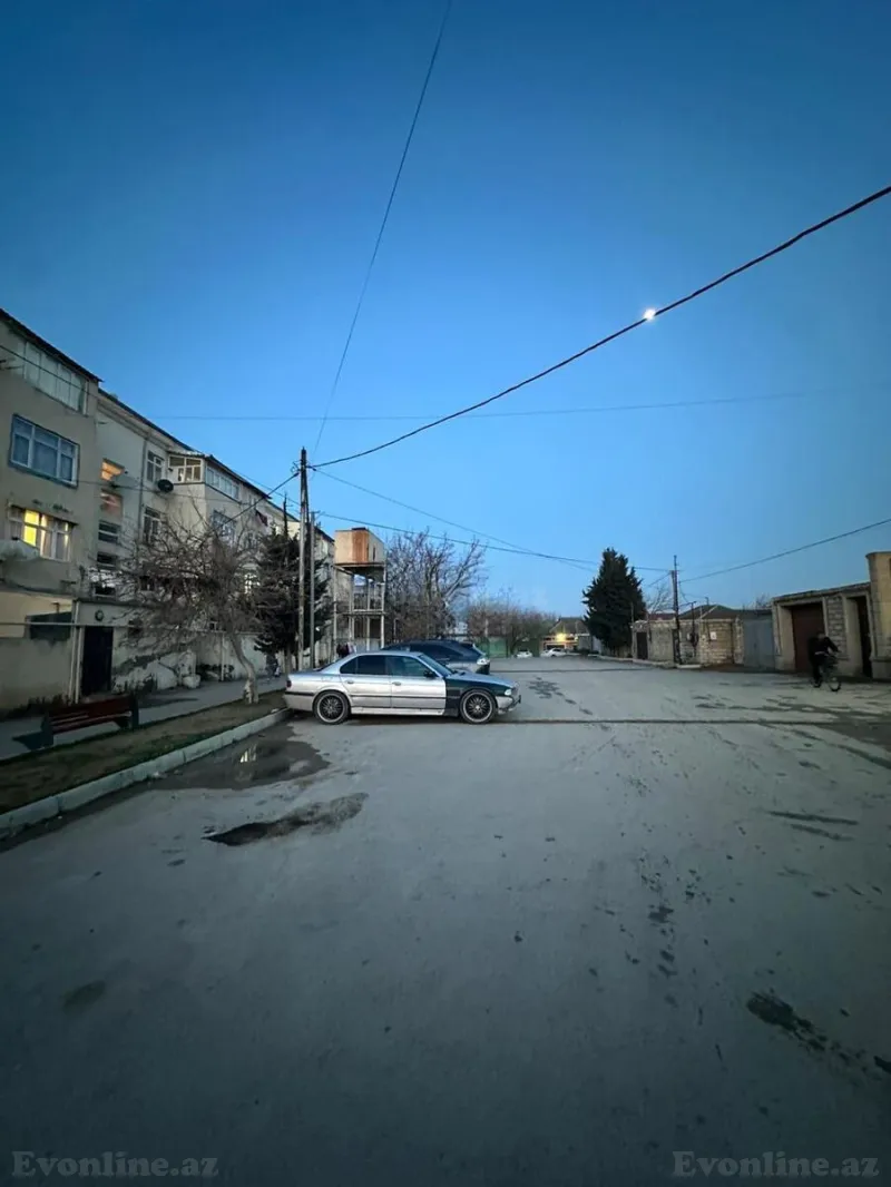 Satılır 2 otaqlı Mənzil Köhnə tikili 45 m² Binə - şəkil 2