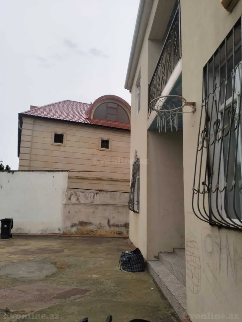 6 otaqlı Həyət evi 300 m² M.Ə.Rəsulzadə Satılır