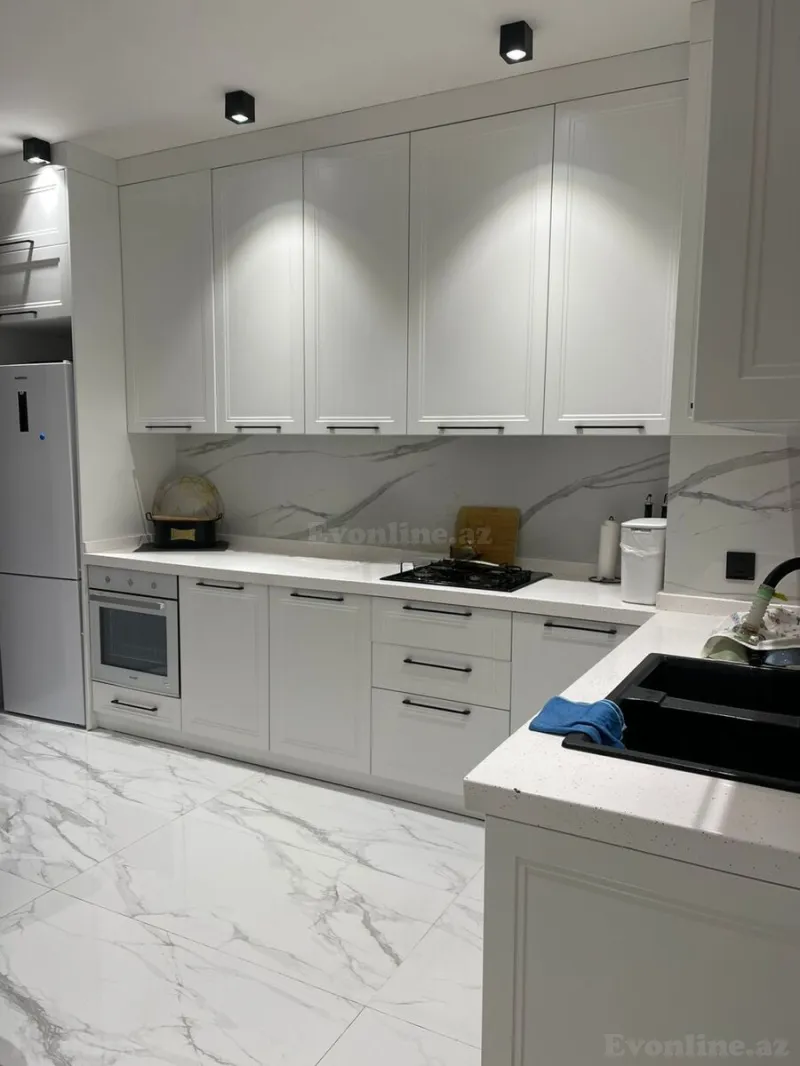 Kirayə verilir 3 otaqlı Mənzil Yeni tikili 130 m² Nərimanov r. - şəkil 4