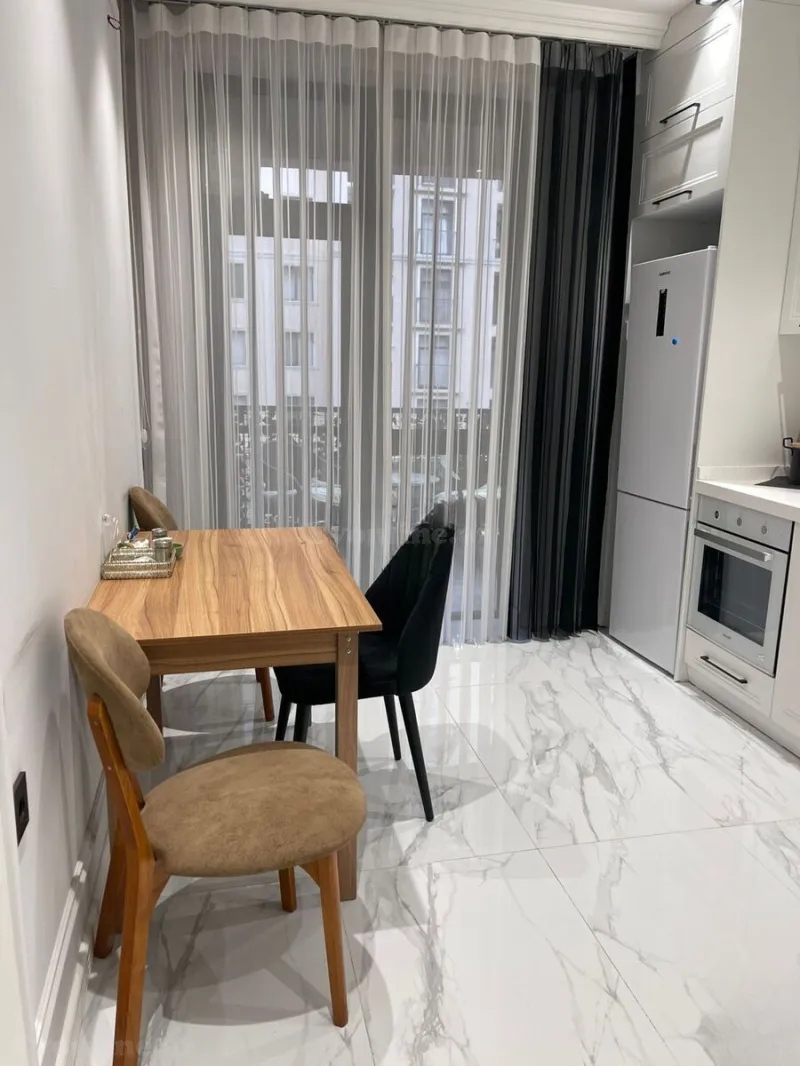 Kirayə verilir 3 otaqlı Mənzil Yeni tikili 130 m² Nərimanov r. - şəkil 6