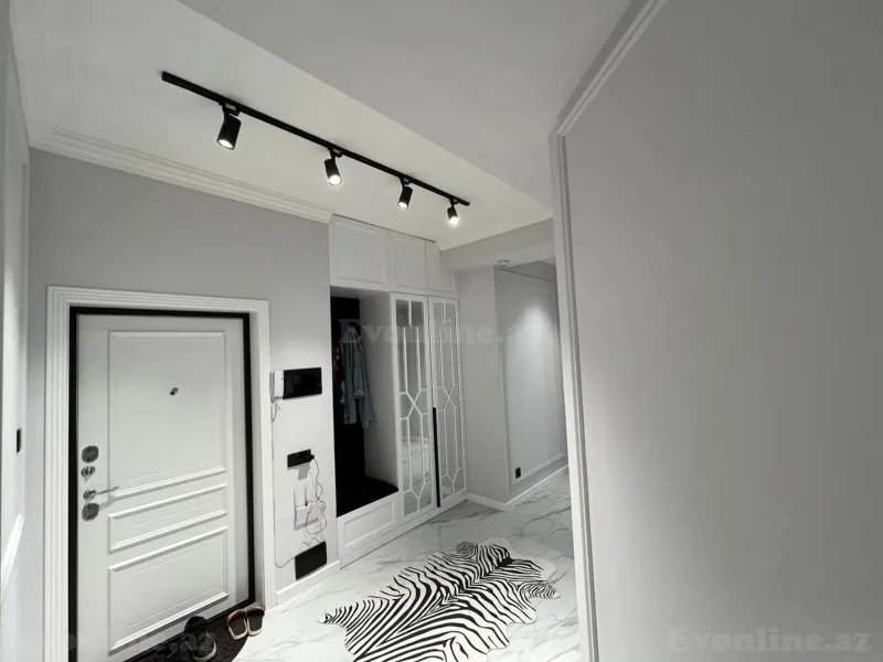 Kirayə verilir 3 otaqlı Mənzil Yeni tikili 130 m² Nərimanov r. - şəkil 12