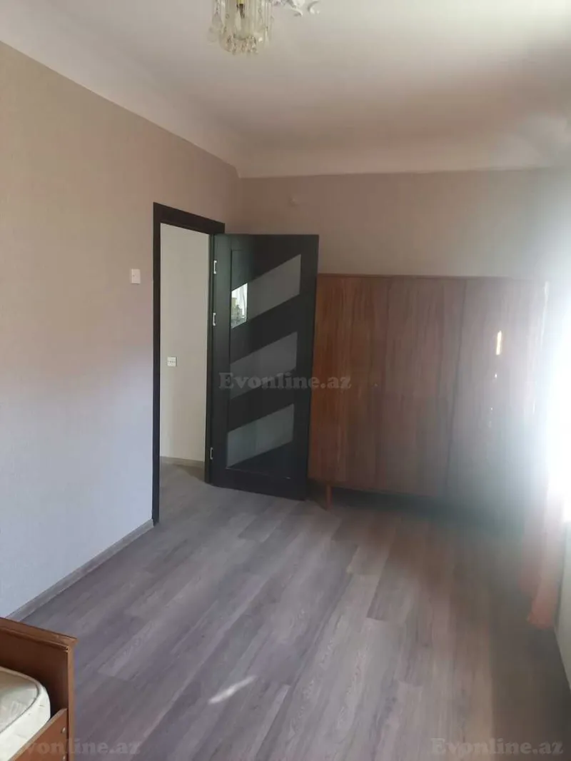 Satılır 2 otaqlı Mənzil Köhnə tikili 48 m² Neftçilər m. - şəkil 2