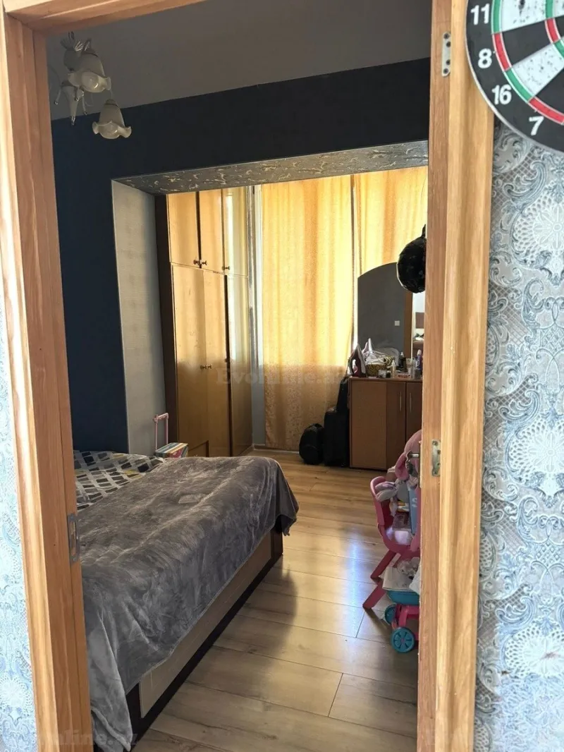 Satılır 2 otaqlı Mənzil Köhnə tikili 45 m² Yasamal r. - şəkil 2