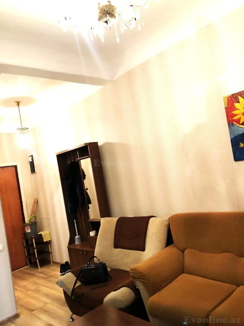 Satılır 2 otaqlı Mənzil Köhnə tikili 45 m² Yasamal r. - şəkil 4