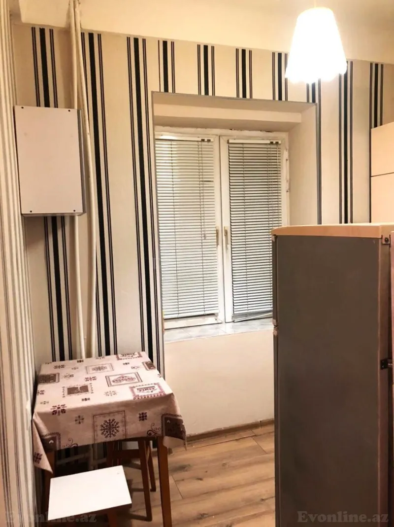 Satılır 2 otaqlı Mənzil Köhnə tikili 45 m² Yasamal r. - şəkil 7