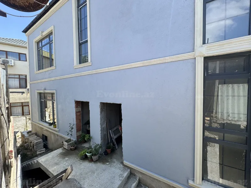 Satılır 6 otaqlı Həyət evi 190 m² Binəqədi r. - şəkil 2