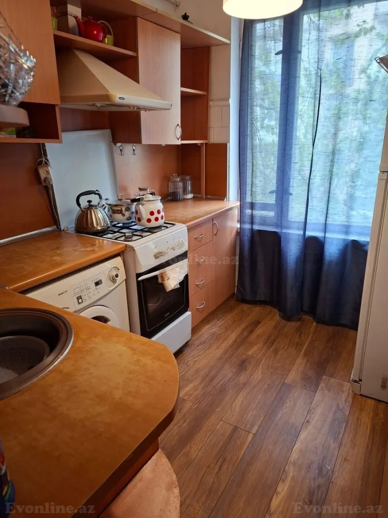 Satılır 3 otaqlı Mənzil Köhnə tikili 65 m² Elmlər Akademiyası m. - şəkil 4