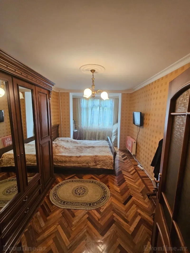 Satılır 4 otaqlı Mənzil Köhnə tikili 110 m² Xətai r. - şəkil 3