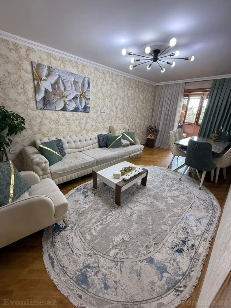 Satılır 4 otaqlı Mənzil Köhnə tikili 70 m² Neftçilər m.