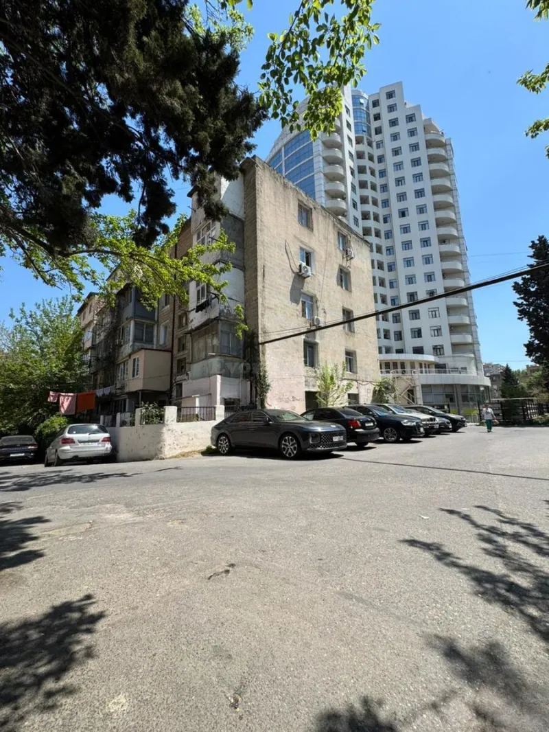 Satılır 2 otaqlı Mənzil Köhnə tikili 55 m² Yasamal r. - şəkil 8