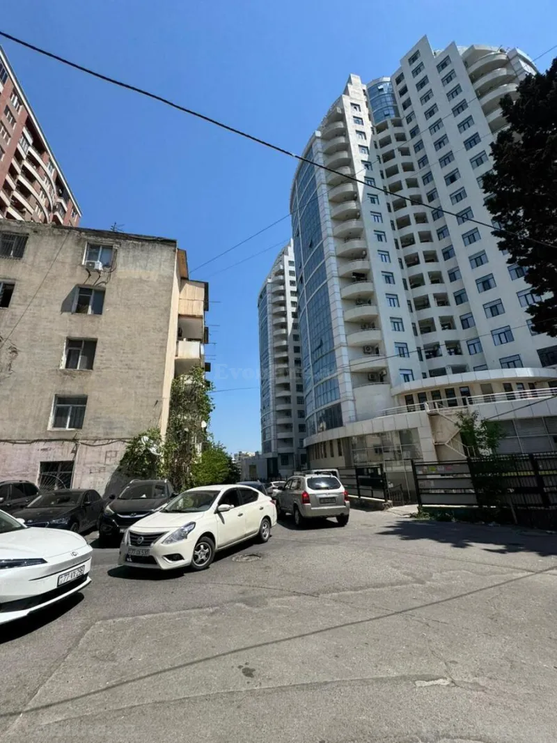 Satılır 2 otaqlı Mənzil Köhnə tikili 55 m² Yasamal r. - şəkil 11
