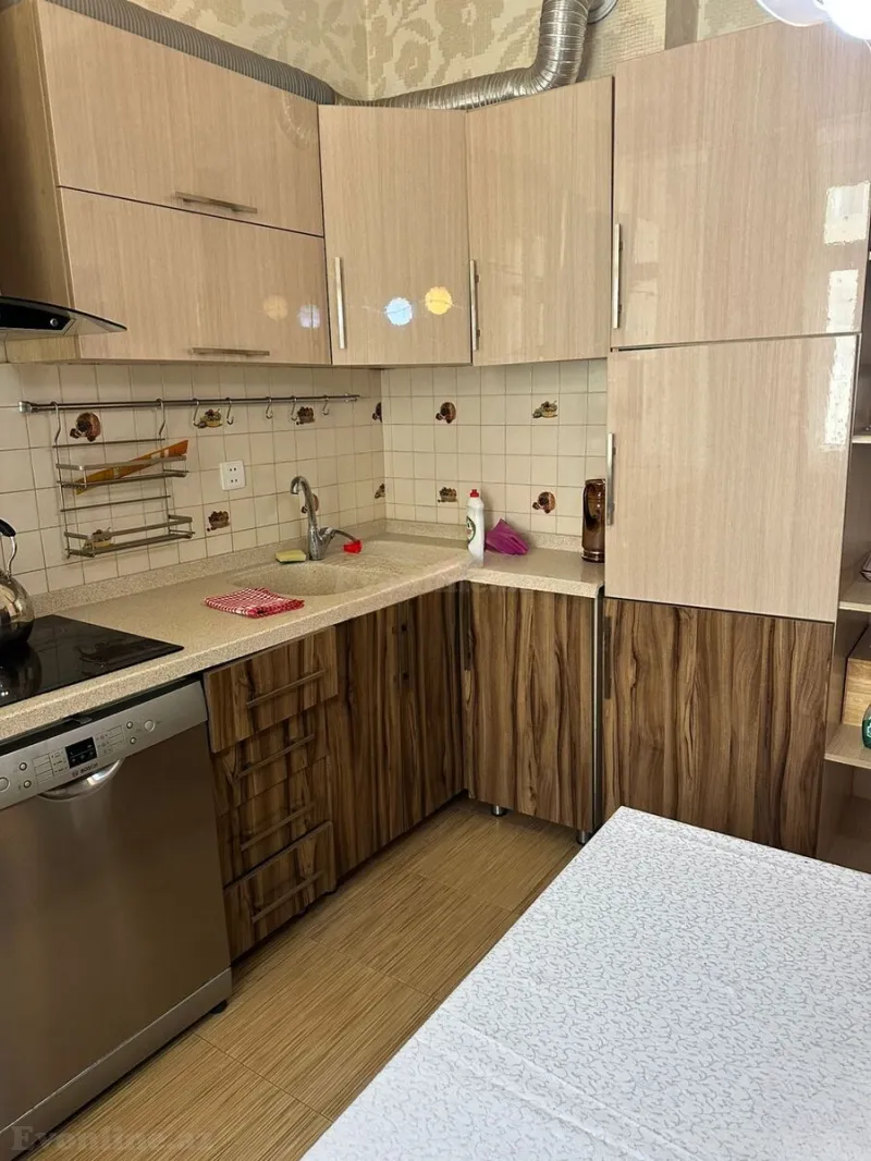 Satılır 4 otaqlı Mənzil Yeni tikili 130 m² Səbail r. - şəkil 13