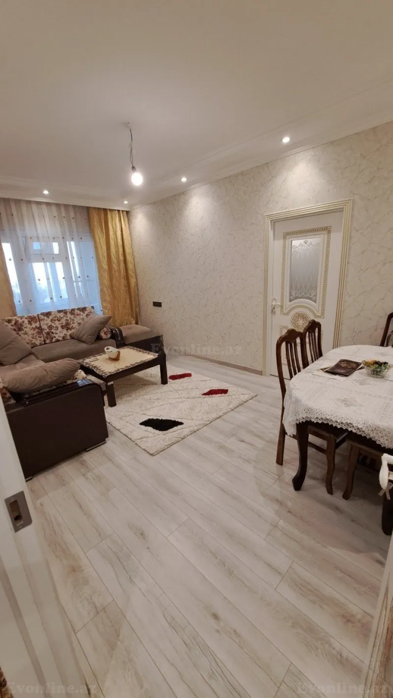 Satılır 5 otaqlı Mənzil Köhnə tikili 120 m² Neftçilər m.