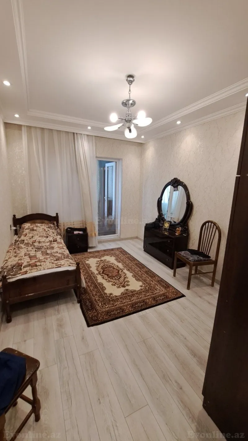Satılır 5 otaqlı Mənzil Köhnə tikili 120 m² Neftçilər m. - şəkil 5
